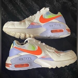 Nike Womens Air Max Excee Womens Casual Running Shoe. Size 6.5